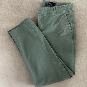 GAP Women’s Slim Cropped Olive Chinos